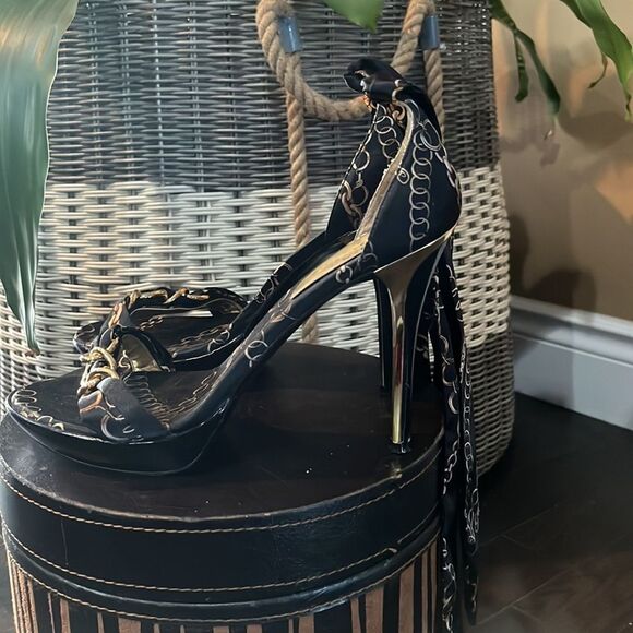 Guess sandals / Size 8 - Picture 8 of 15